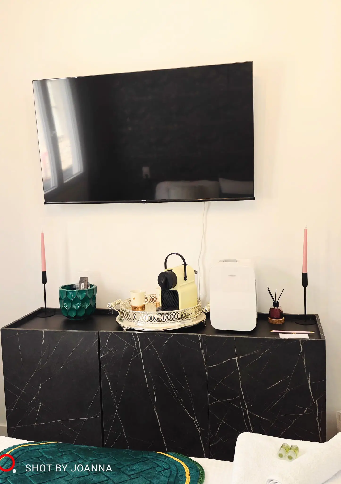 tv coffe maker fridge Signature Room